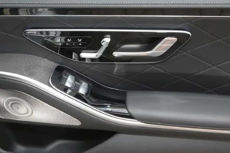 Mercedes-Benz S 580 din 2025 cu 6.400 km - oferta MER114276 - foto 13