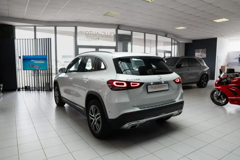 Mercedes-Benz GLA 250 din 2020 cu 77.000 km - oferta MER114279 - foto 7