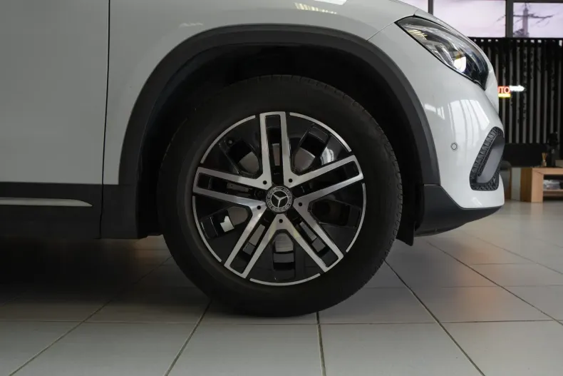 Mercedes-Benz GLA 250 din 2020 cu 77.000 km - oferta MER114279 - foto 8