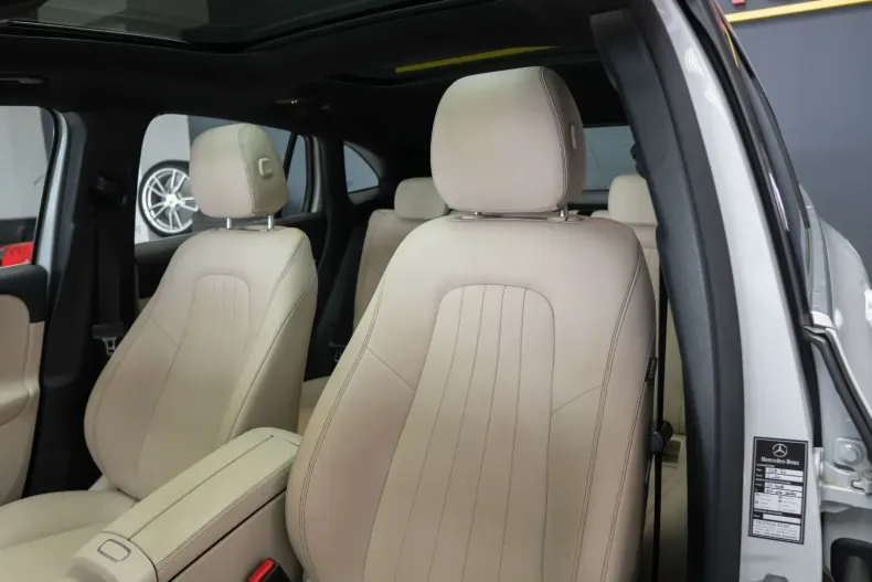 Mercedes-Benz GLA 250 din 2020 cu 77.000 km - oferta MER114279 - foto 12