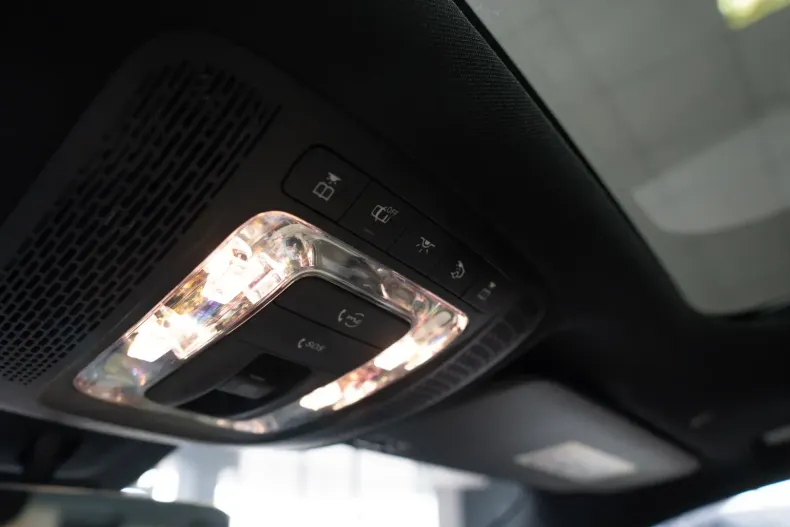 Mercedes-Benz GLA 250 din 2020 cu 77.000 km - oferta MER114279 - foto 13