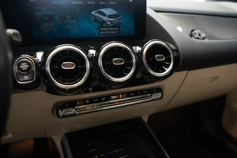 Mercedes-Benz GLA 250 din 2020 cu 77.000 km - oferta MER114279 - foto 15