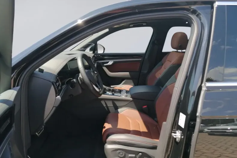 Volkswagen Touareg din 2024 cu 30.769 km - oferta VOL114280 - foto 11