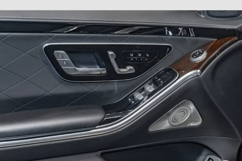 Mercedes-Benz S 580 din 2024 cu 40.265 km - oferta MER114285 - foto 4