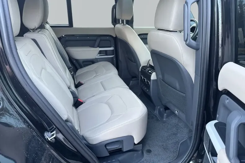 Land Rover Defender din 2024 cu 35.500 km - oferta LAN114291 - foto 11