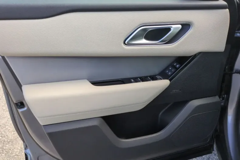 Land Rover Range Rover Velar din 2023 cu 13.500 km - oferta LAN114296 - foto 8