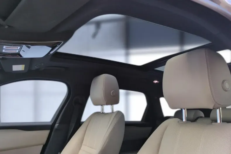 Land Rover Range Rover Velar din 2023 cu 13.500 km - oferta LAN114296 - foto 14