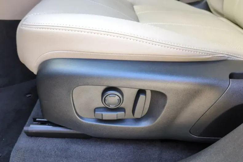 Land Rover Range Rover Velar din 2023 cu 13.500 km - oferta LAN114296 - foto 19