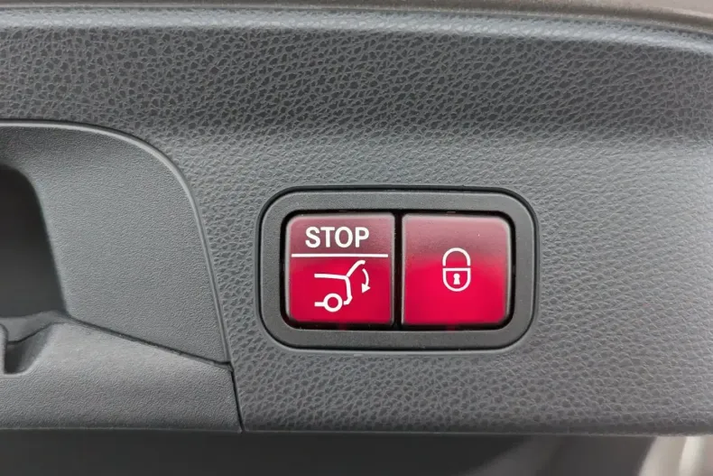 Mercedes-Benz GLC 300 din 2022 cu 70.700 km - oferta MER114299 - foto 9