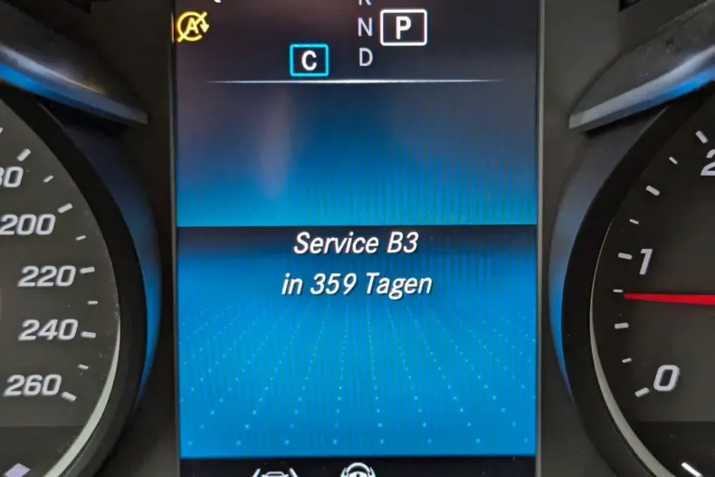 Mercedes-Benz GLC 300 din 2022 cu 70.700 km - oferta MER114299 - foto 25