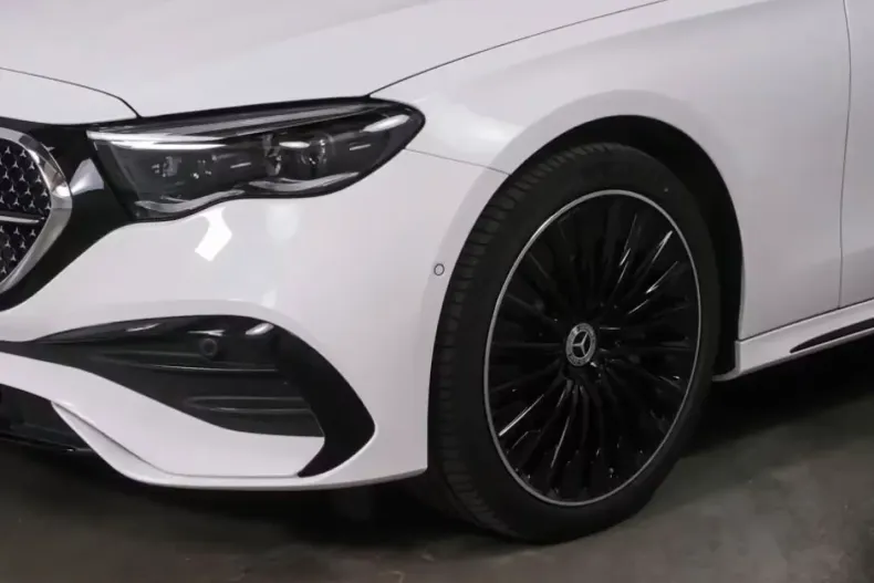 Mercedes-Benz E 300 din 2024 cu 10.390 km - oferta MER114325 - foto 3