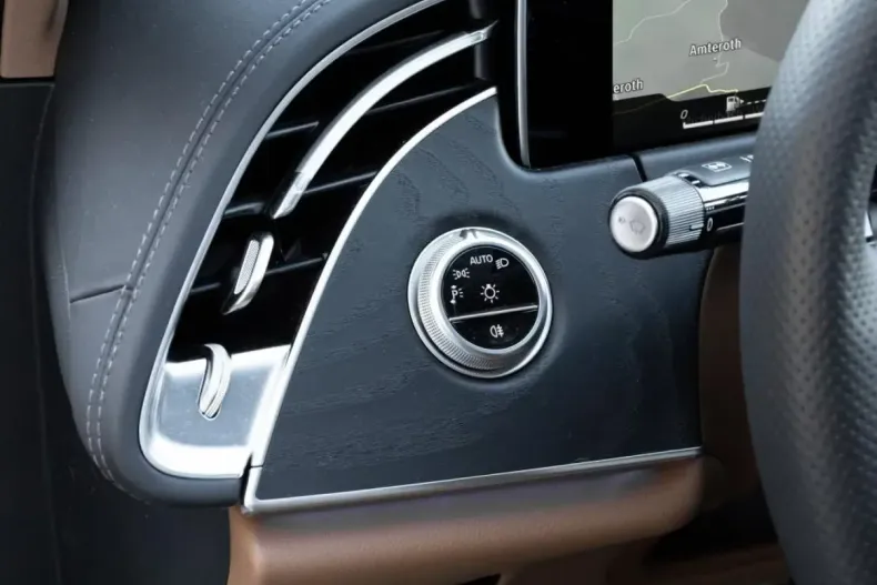 Mercedes-Benz E 300 din 2024 cu 12.666 km - oferta MER114327 - foto 8