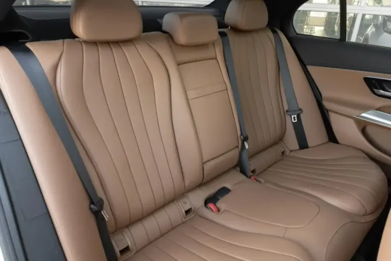 Mercedes-Benz E 300 din 2024 cu 12.666 km - oferta MER114327 - foto 9