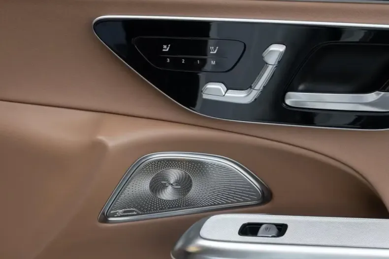 Mercedes-Benz E 300 din 2024 cu 12.666 km - oferta MER114327 - foto 13