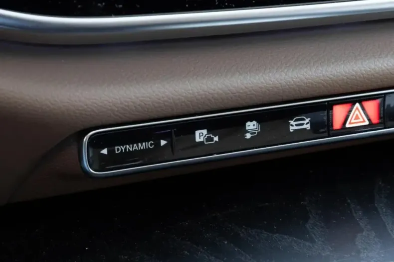 Mercedes-Benz E 300 din 2024 cu 12.666 km - oferta MER114327 - foto 14