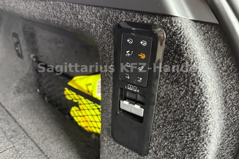 Land Rover Range Rover din 2024 cu 21.000 km - oferta LAN114334 - foto 29