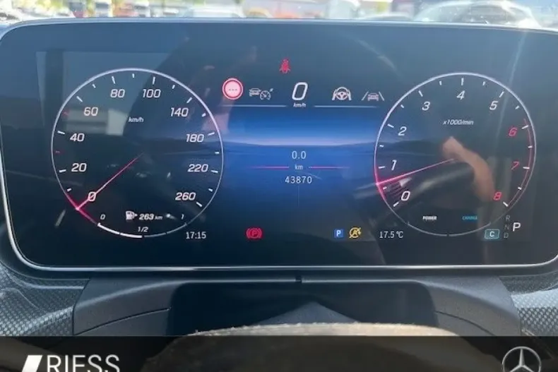 Mercedes-Benz CLE 450 din 2024 cu 43.862 km - oferta MER114338 - foto 13