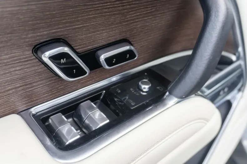 Land Rover Range Rover din 2023 cu 37.288 km - oferta LAN114339 - foto 14