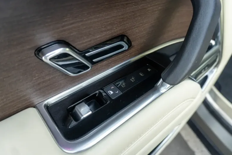 Land Rover Range Rover din 2023 cu 37.288 km - oferta LAN114339 - foto 36