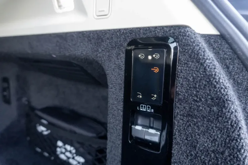 Land Rover Range Rover din 2023 cu 37.288 km - oferta LAN114339 - foto 38