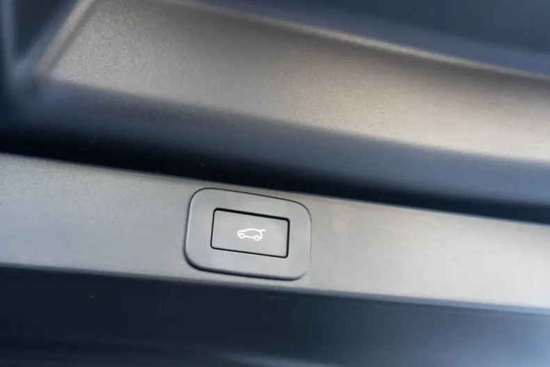 Land Rover Range Rover din 2023 cu 37.288 km - oferta LAN114339 - foto 39