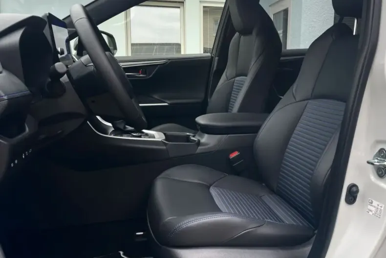 Toyota RAV4 din 2023 cu 13.356 km - oferta TOY114347 - foto 6