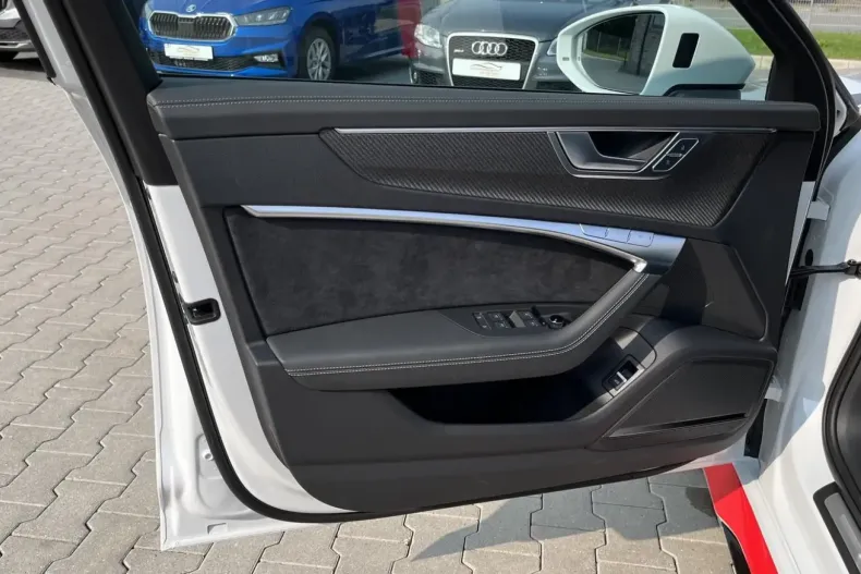 Audi RS6 din 2023 cu 1.501 km - oferta AUD114354 - foto 11