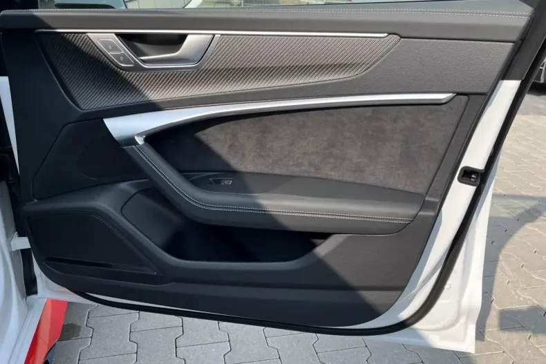 Audi RS6 din 2023 cu 1.501 km - oferta AUD114354 - foto 18