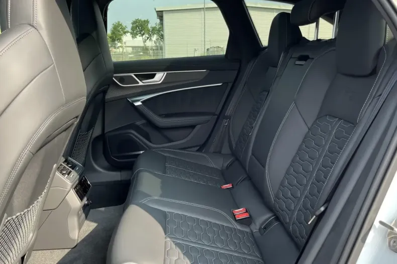 Audi RS6 din 2023 cu 1.501 km - oferta AUD114354 - foto 22