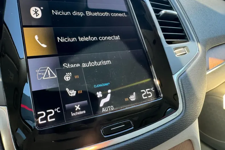 Volvo XC90 din 2021 cu 83.490 km - oferta VOL114369 - foto 21