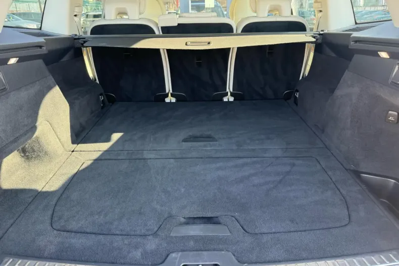 Volvo XC90 din 2021 cu 83.490 km - oferta VOL114369 - foto 28