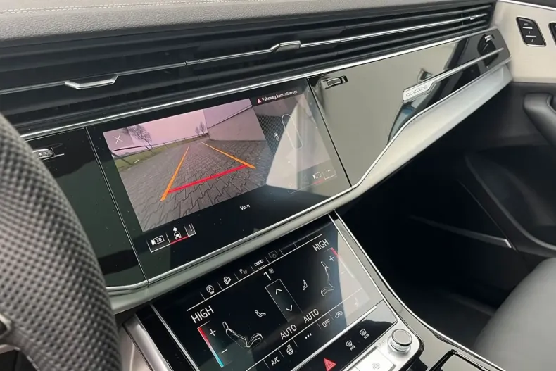 Audi Q8 din 2025 cu 10 km - oferta AUD114388 - foto 2