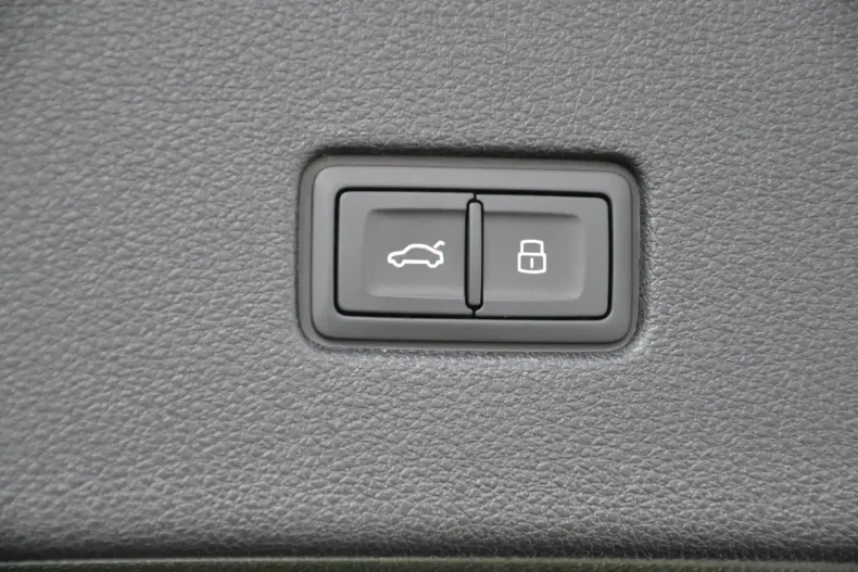 Audi Q8 din 2025 cu 1.500 km - oferta AUD114389 - foto 14