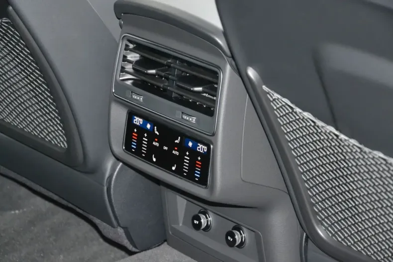 Audi Q8 din 2025 cu 1.500 km - oferta AUD114389 - foto 29