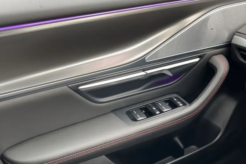 XPENG P7 din 2024 cu 17.207 km - oferta XPE114396 - foto 12