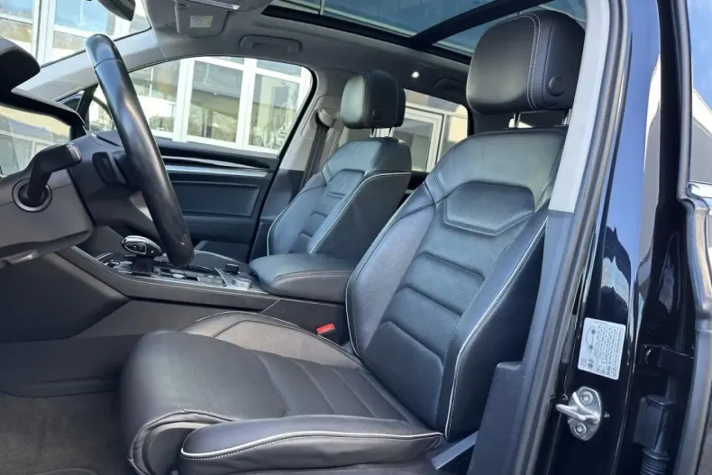 Volkswagen Touareg din 2021 cu 74.786 km - oferta VOL114397 - foto 9