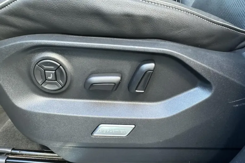 Volkswagen Touareg din 2021 cu 74.786 km - oferta VOL114397 - foto 11