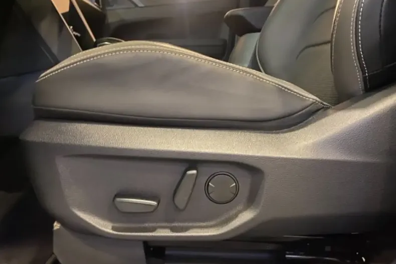 Volkswagen Amarok din 2024 cu 5.430 km - oferta VOL114402 - foto 17