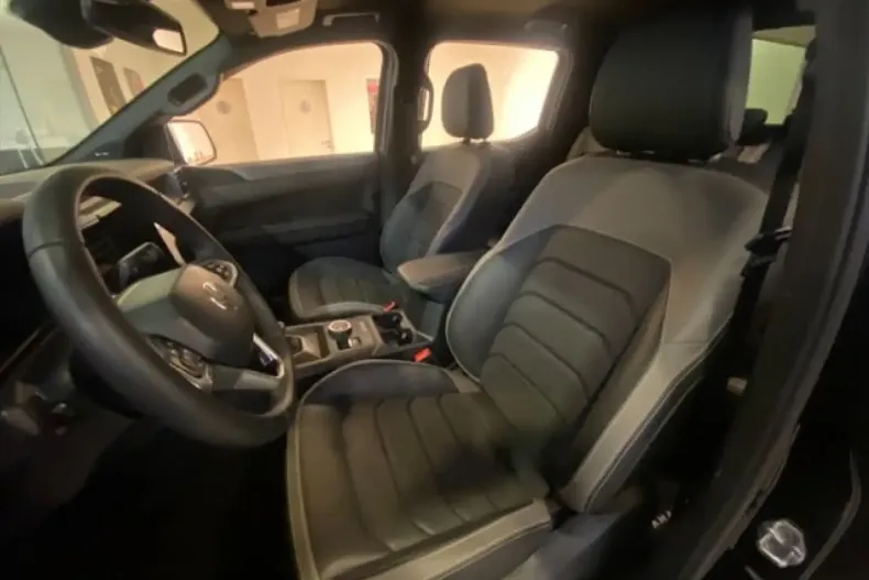 Volkswagen Amarok din 2024 cu 5.430 km - oferta VOL114402 - foto 18