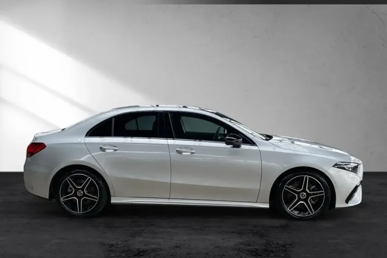 Mercedes-Benz A 250 din 2023 cu 4.080 km - oferta MER114423 - foto 5