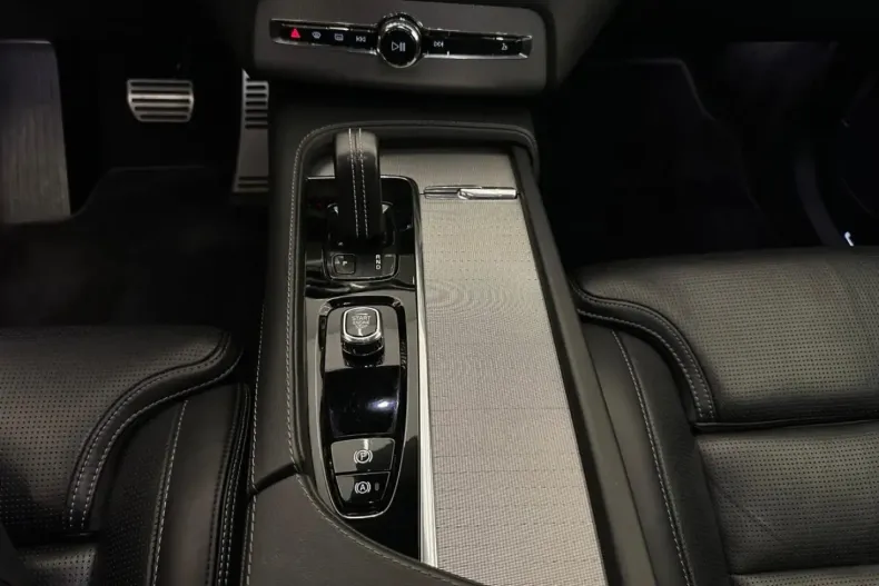 Volvo XC90 din 2022 cu 102.000 km - oferta VOL114475 - foto 16