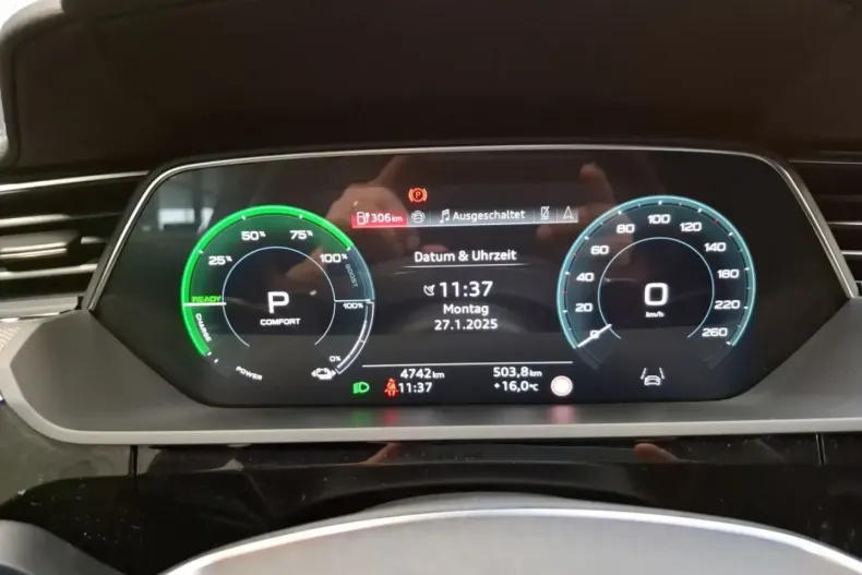 Audi SQ8 din 2024 cu 4.739 km - oferta AUD114501 - foto 12