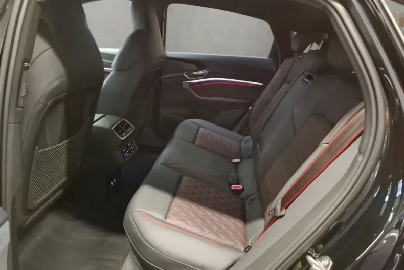 Audi SQ8 din 2024 cu 4.739 km - oferta AUD114501 - foto 14