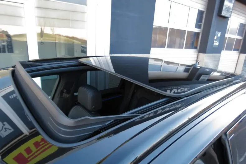 Volkswagen Touareg din 2023 cu 15.900 km - oferta VOL114503 - foto 7