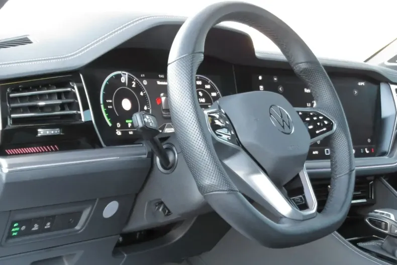 Volkswagen Touareg din 2023 cu 15.900 km - oferta VOL114503 - foto 9