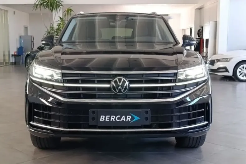 Volkswagen Touareg din 2023 cu 19.000 km - oferta VOL114504 - foto 2
