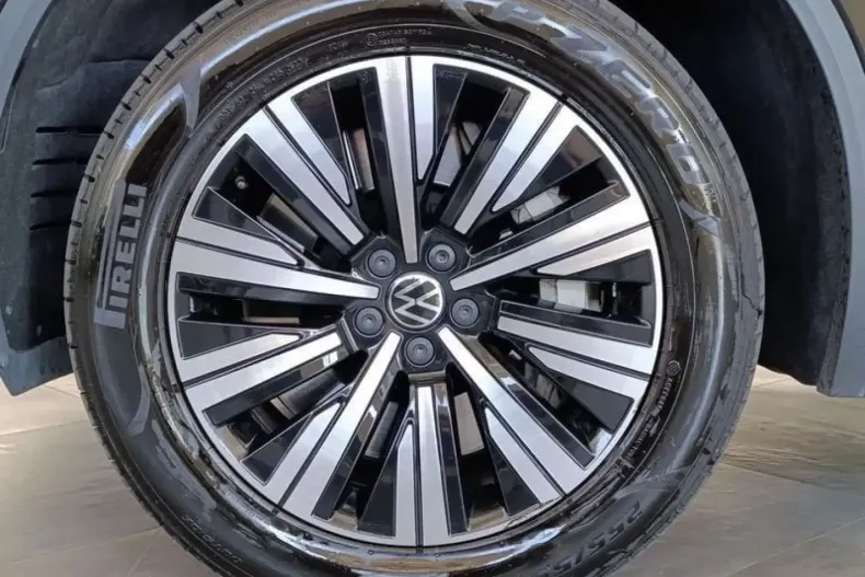 Volkswagen Touareg din 2023 cu 19.000 km - oferta VOL114504 - foto 9