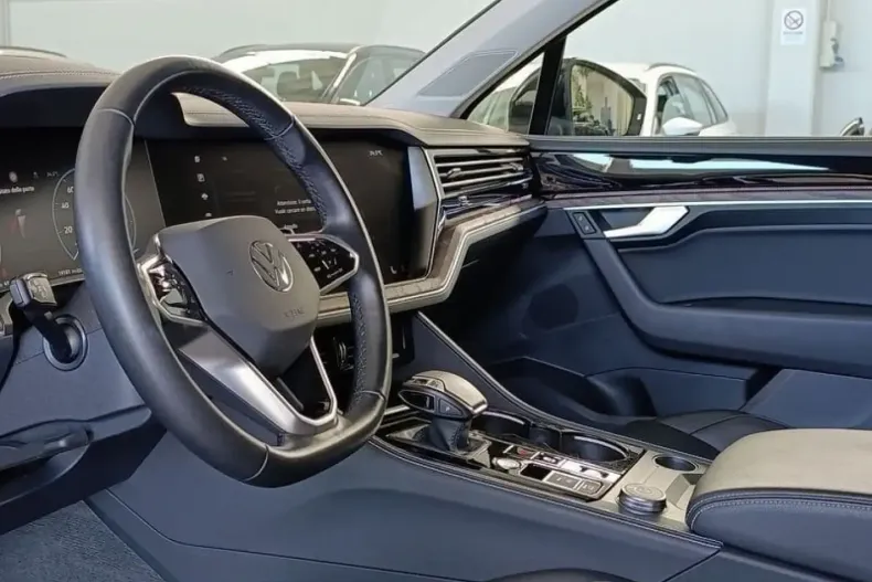 Volkswagen Touareg din 2023 cu 19.000 km - oferta VOL114504 - foto 11