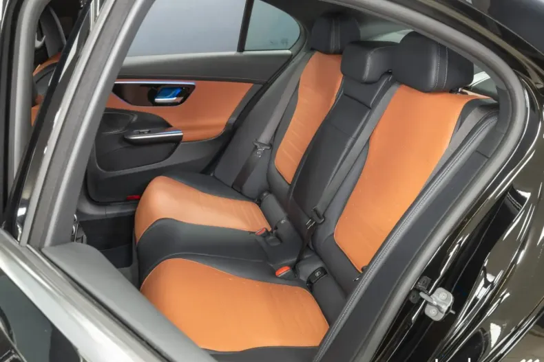 Mercedes-Benz C 200 din 2024 cu 7.090 km - oferta MER114621 - foto 12