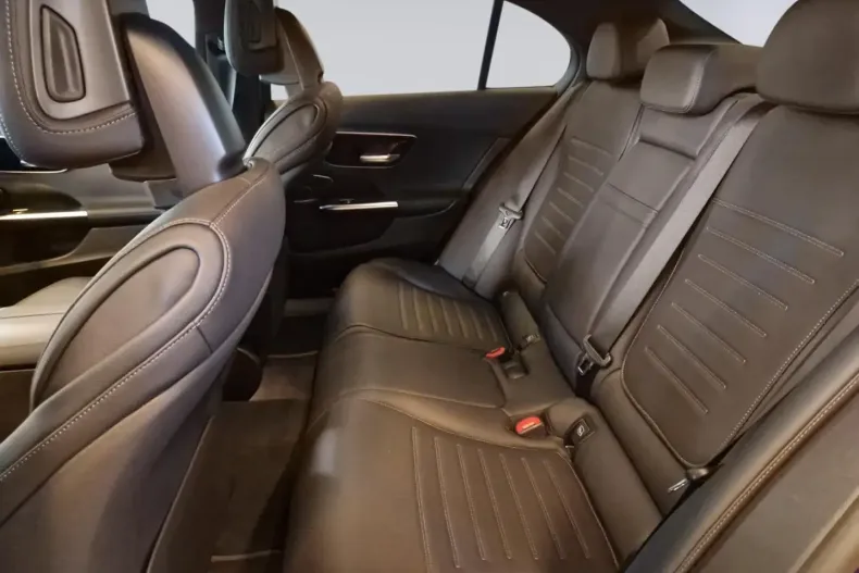 Mercedes-Benz C 200 din 2022 cu 58.266 km - oferta MER114624 - foto 10